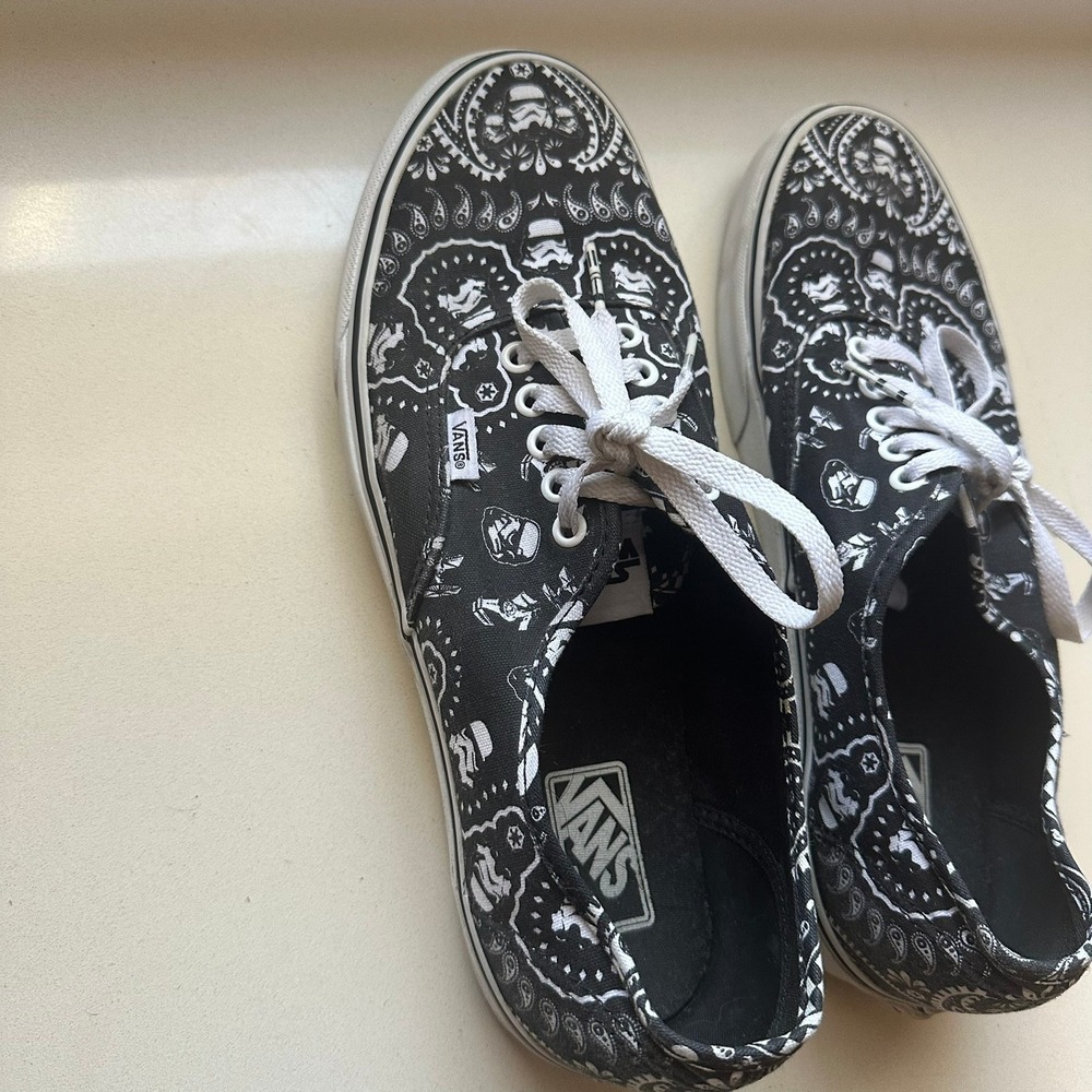 Vans Star Wars Stormtrooper Paisley Bandana Authentic Shoes Mens 11 Black White - Picture 4 of 8